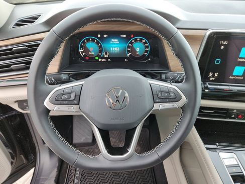 New 2026 Volkswagen Atlas SE image 16