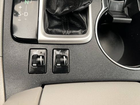Used 2014 Toyota Highlander XLE AWD/4WD image 39