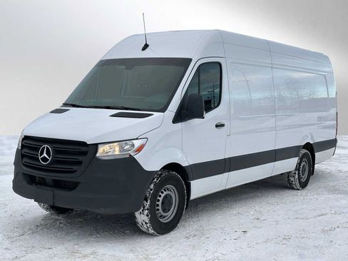 Used 2023 Mercedes-Benz Sprinter 2500 image 7
