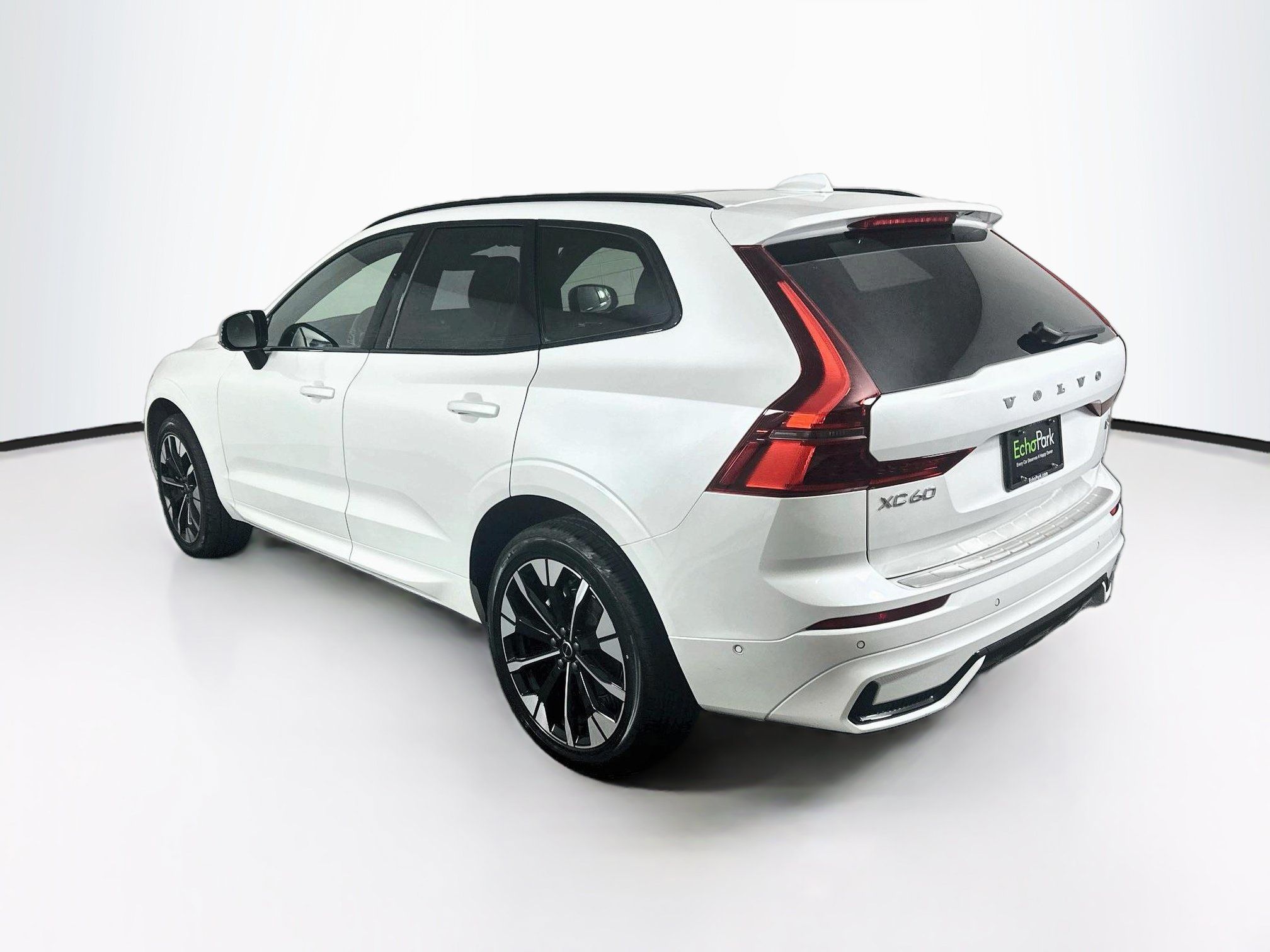Used 2026 Volvo XC60 B5 Plus AWD/4WD image 5