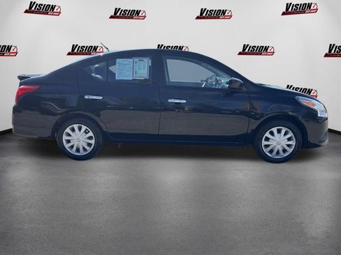 Used 2019 Nissan Versa SV FWD image 4