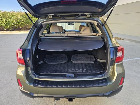 Used 2017 Subaru Outback 2.5i Premium w/ Popular Package #2 AWD/4WD image 19