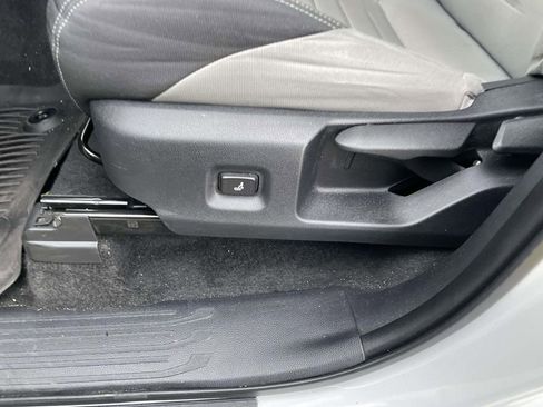 Used 2024 Toyota Tacoma TRD Sport image 30