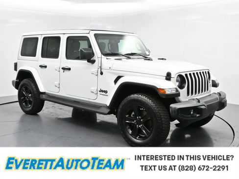 Used 2022 Jeep Wrangler Unlimited Sahara AWD/4WD image 1