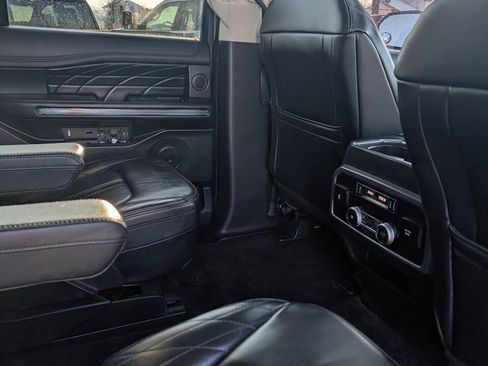 Used 2018 Ford Expedition Platinum AWD/4WD image 35