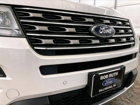 Used 2017 Ford Explorer XLT w/ Equipment Group 202A AWD/4WD image 30