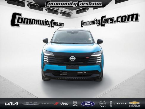 Used 2025 Nissan Kicks SR w/ SR Premium Package image 11