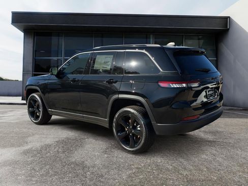 New 2026 Jeep Grand Cherokee Limited w/ Limited Altitude Package RWD image 5