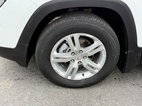 Certified 2024 GMC Terrain SLE w/ Driver Convenience Package AWD/4WD image 9