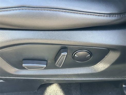 Certified 2022 Ford Explorer XLT w/ Equipment Group 202A image 22