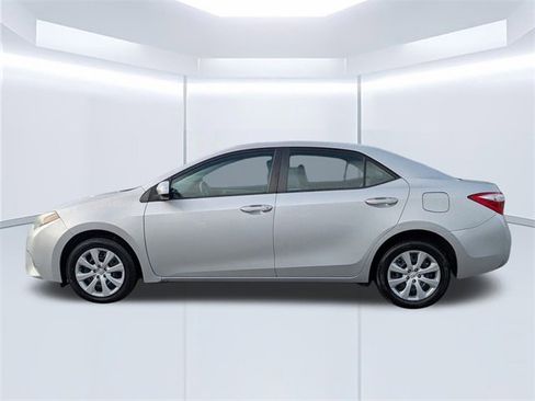 Used 2016 Toyota Corolla LE image 7