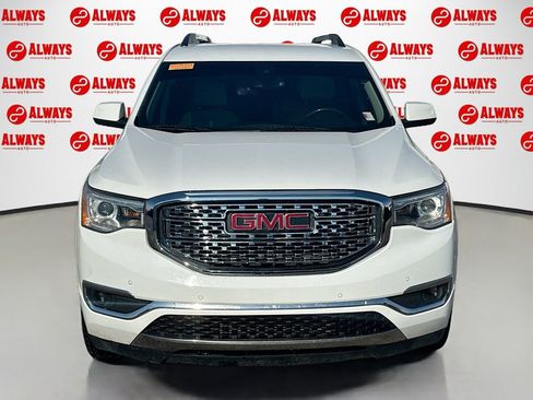 Used 2019 GMC Acadia Denali image 2