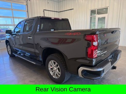 Used 2021 Chevrolet Silverado 1500 LT w/ Z71 Off-Road Package AWD/4WD image 8