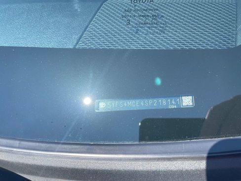 Used 2025 Toyota Corolla SE FWD image 20