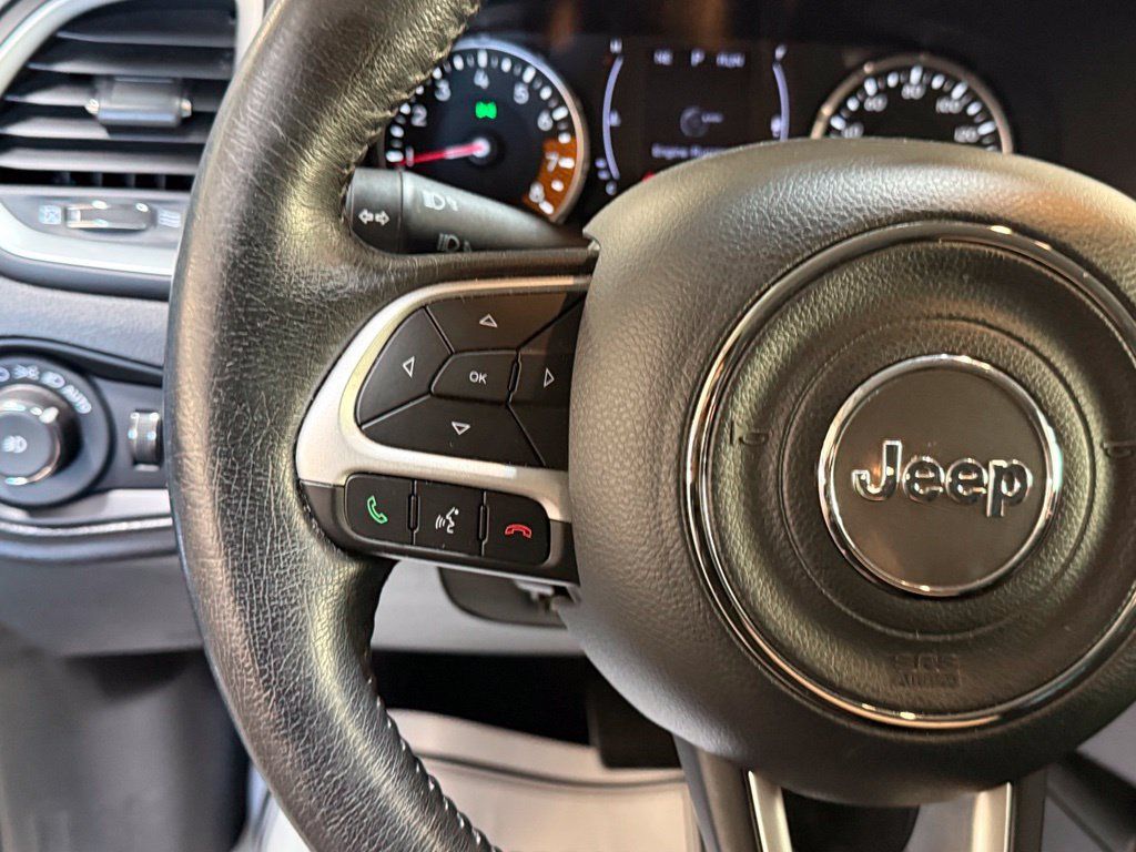 Used 2020 Jeep Renegade Latitude w/ Cold Weather Group AWD/4WD image 35