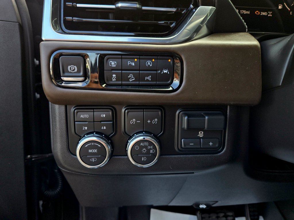 Used 2026 GMC Yukon Denali Ultimate AWD/4WD image 16