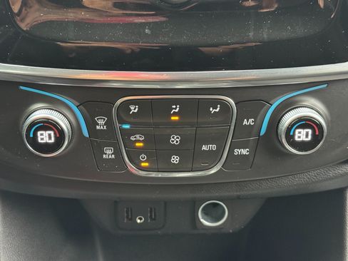 Used 2020 Chevrolet Traverse LS FWD image 27
