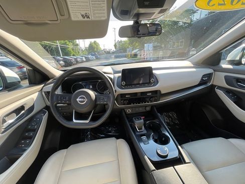 Certified 2023 Nissan Rogue SV w/ SV Premium B Package AWD/4WD image 11