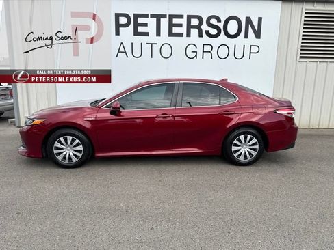 Used 2020 Toyota Camry LE FWD image 7