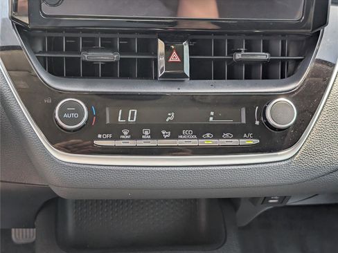 Used 2025 Toyota Corolla LE image 23