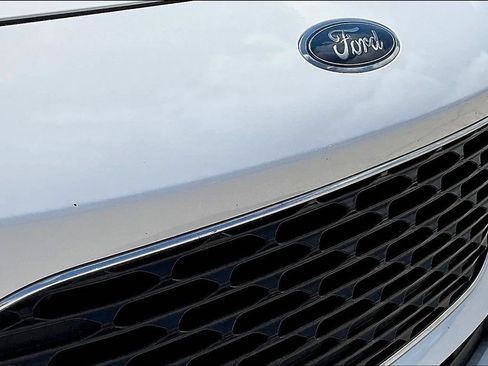 Used 2021 Ford Escape SE FWD image 25