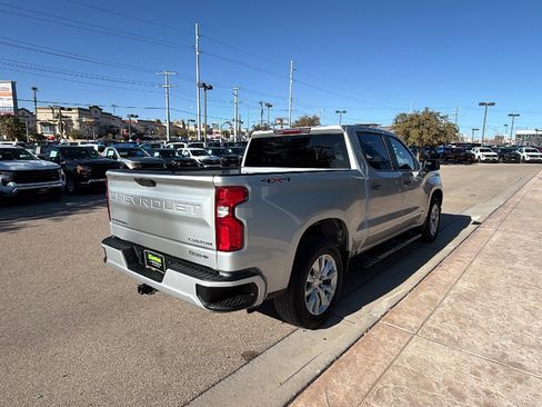 Used 2022 Chevrolet Silverado 1500 Custom image 3
