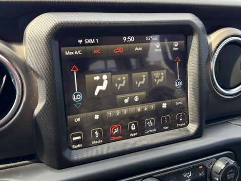 Used 2019 Jeep Wrangler Unlimited Rubicon w/ Dual Top Group AWD/4WD image 30