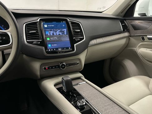 Used 2024 Volvo XC90 B5 Plus image 31