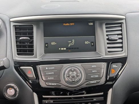 Used 2020 Nissan Pathfinder SV image 18