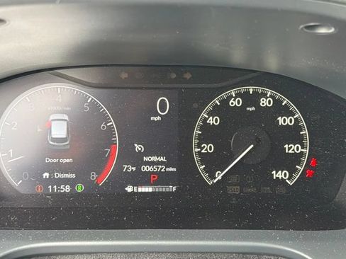 Used 2025 Honda HR-V LX image 6
