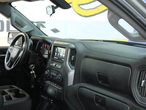 Used 2019 Chevrolet Silverado 1500 Custom w/ Custom Value Package AWD/4WD image 12