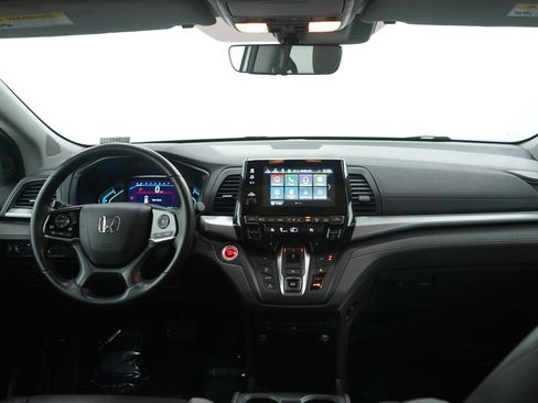 Used 2018 Honda Odyssey Touring image 13