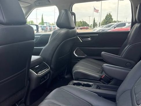 Used 2025 INFINITI QX80 Sensory AWD/4WD image 6