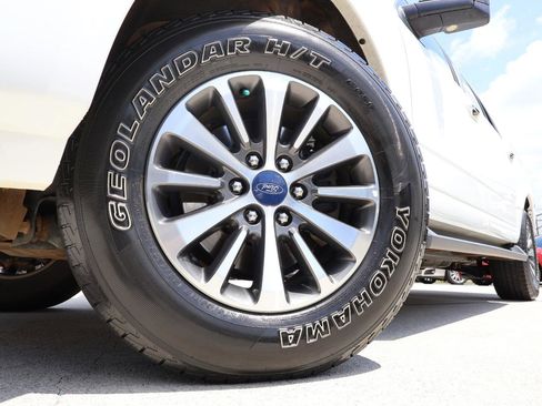 Used 2016 Ford Expedition EL XLT w/ Equipment Group 202A RWD image 25