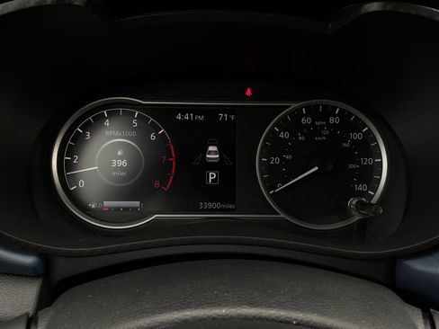 Used 2025 Nissan Versa SV FWD image 32