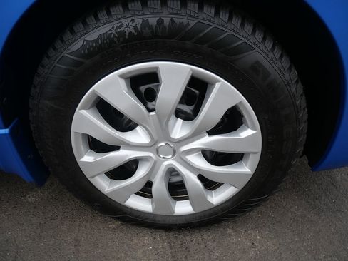 Used 2023 Nissan Versa S w/ Trunk Package image 35