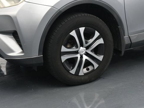 Used 2016 Toyota RAV4 LE AWD/4WD image 12