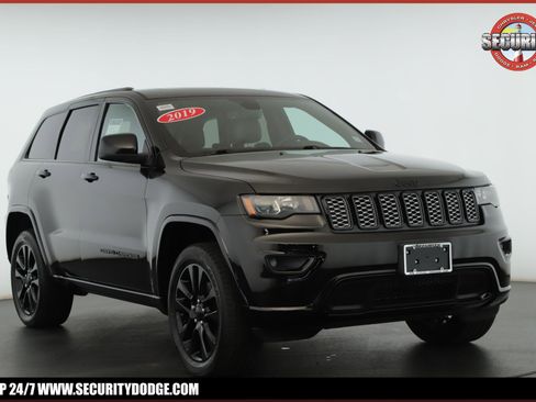 Used 2019 Jeep Grand Cherokee Altitude image 1