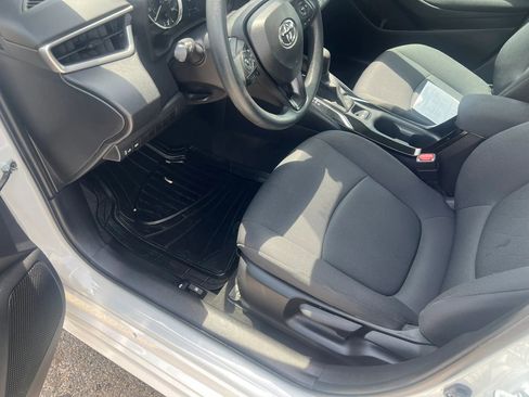 Used 2022 Toyota Corolla LE FWD image 11