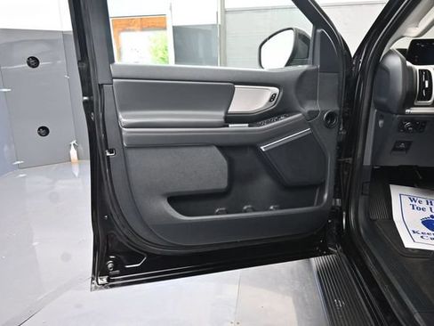 Used 2025 Ford Expedition Max Active AWD/4WD image 12