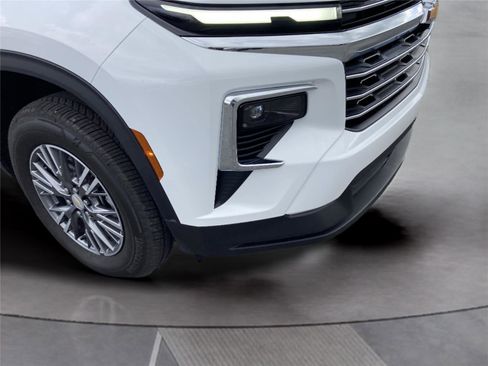 Used 2026 Chevrolet Traverse LT w/ Driver Confidence Package image 34