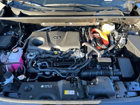 Used 2025 Toyota RAV4 SE image 19