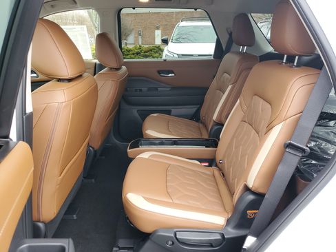 New 2026 Nissan Pathfinder Platinum image 29