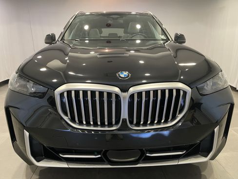 Certified 2024 BMW X5 xDrive40i w/ Parking Assistance Package AWD/4WD image 2