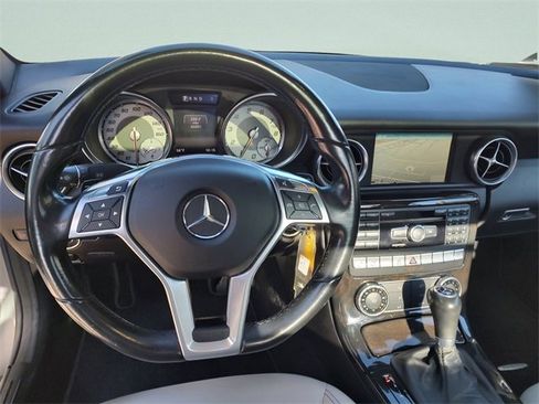 Used 2015 Mercedes-Benz SLK 250 image 13