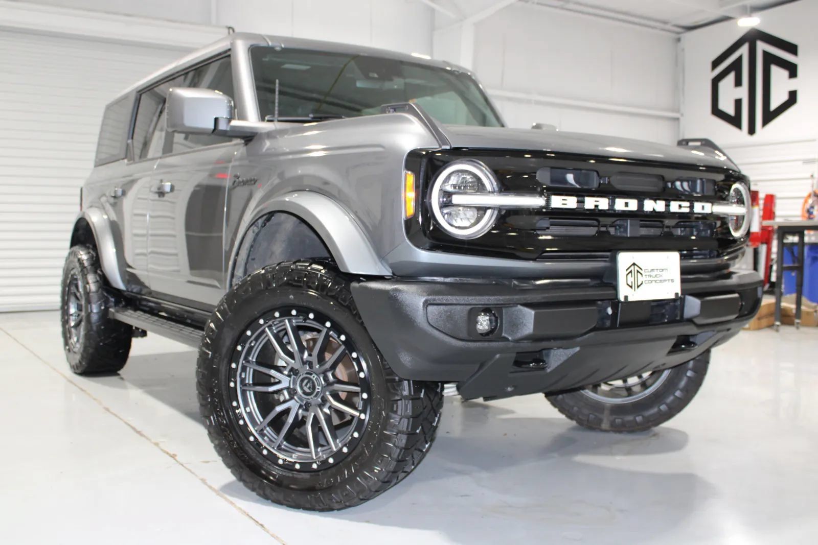 Used 2024 Ford Bronco Outer Banks AWD/4WD image 19