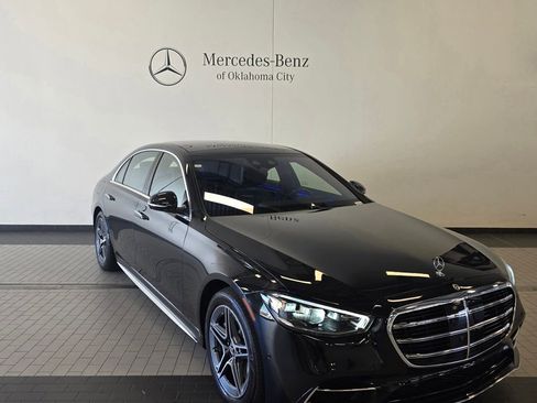 Used 2024 Mercedes-Benz S 580 4MATIC Sedan image 3
