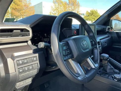 Used 2025 Toyota 4Runner TRD Off-Road image 10