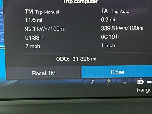 Certified 2024 Volvo XC40 Recharge Core w/ Protection Package Premier AWD/4WD image 29