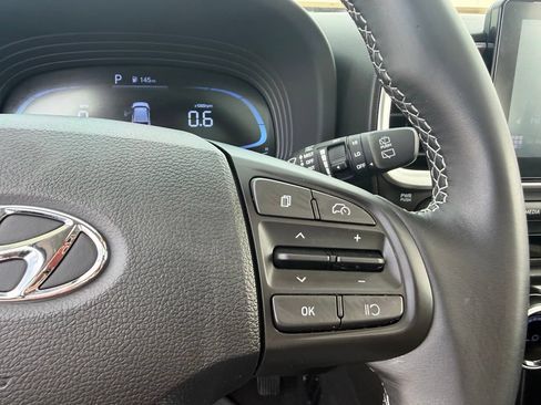 Used 2024 Hyundai Venue SEL FWD image 32